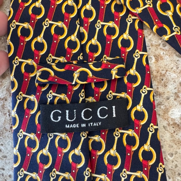 GUCCI MEN'S SILK TIE BRAND NEW WIDEST 3" 10 RED & NAVY BLUE WITH GOLD PATTERN - Picture 1 of 4